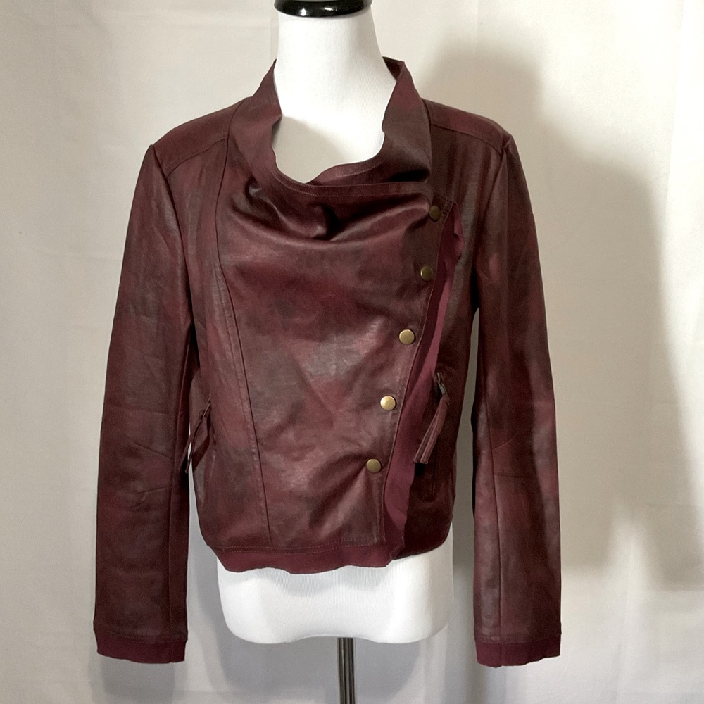 Hem & Thread maroon light weight crop jacket with pockets and snap front Size S